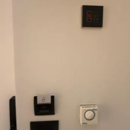 Kulla Emini 2025 Ξενοδοχείο Βαλμπόνα