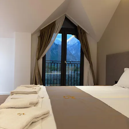 Kulla Emini 2025 Βαλμπόνα