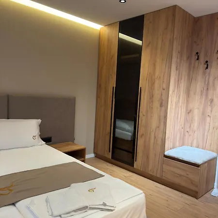 Kulla Emini 2025 酒店 *