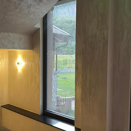 Kulla Emini 2025 酒店 *