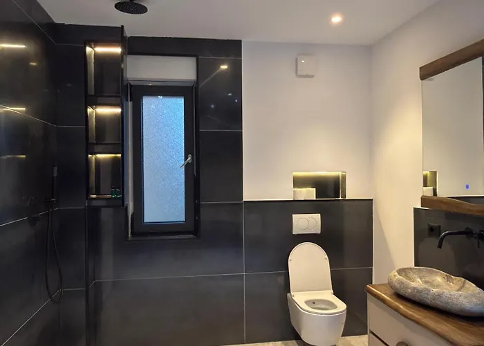 Hotel Kulla Emini 2025 *